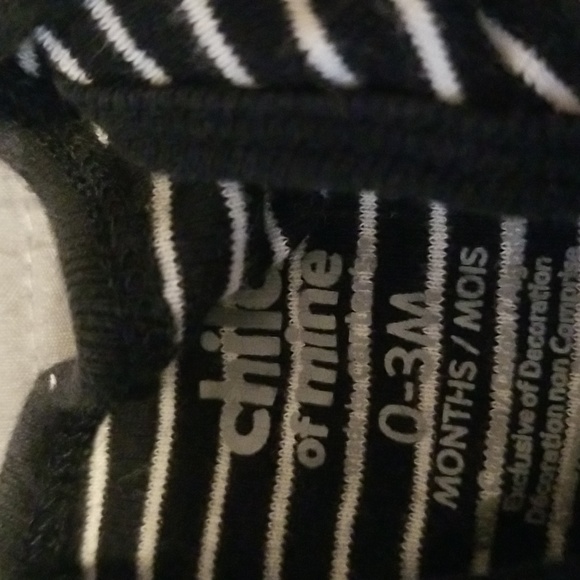 Carter's Dinosaur Onesies Bundle of 2 - Picture 5 of 5